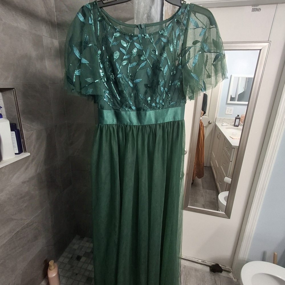 SHEIN Green Prom Dress with Leaf Embroidery